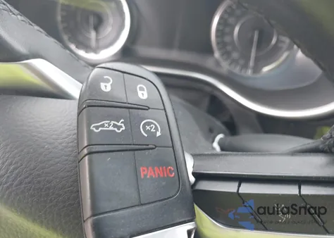 2015 Chrysler 200 C z USA, uszkodzony, nr VIN 1C3CCCCB5FN742526